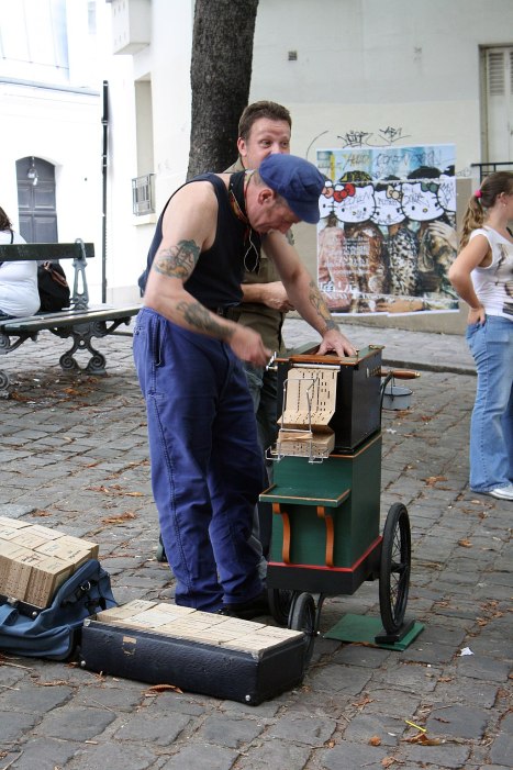 MG-Paris-Organ_grinder