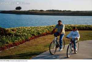 father_and_daughter_bikeriding_father_and_daughter_riding_bikes_at_marina_park_in_ventura_califo_BA3708