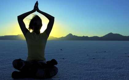 women meditation 1440x900 wallpaper_www.wallpaperno.com_58