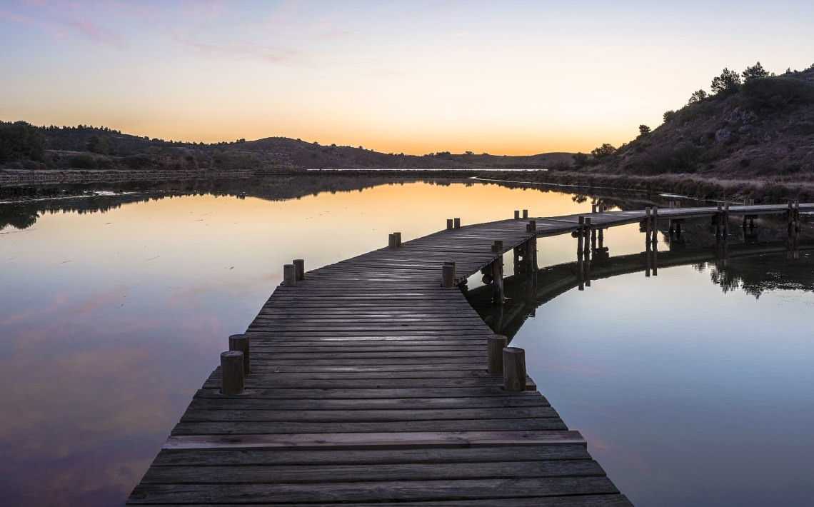 2048px-Landscape_in_Peyriac-de-Mer,_february_2018_(05)