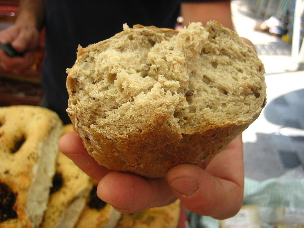 1024px-Bread_(1350128735)